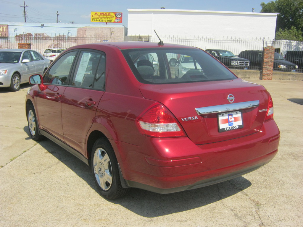 2010 Nissan Versa 1.8 SL Sedan