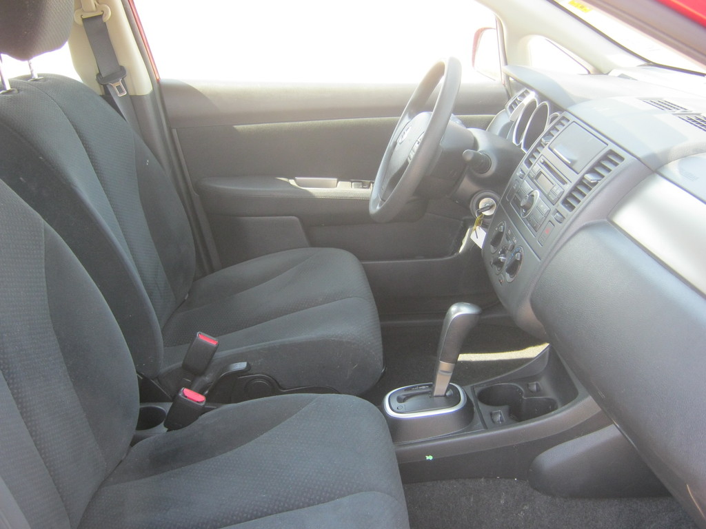 2010 Nissan Versa 1.8 SL Sedan