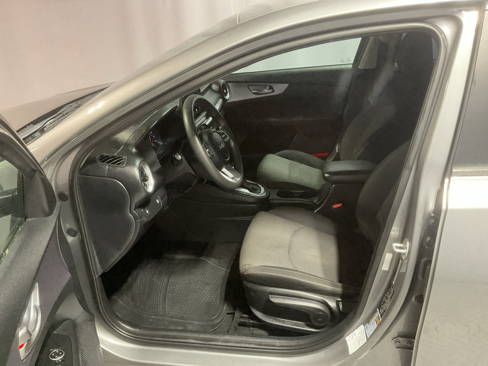 2022 Kia Forte FE