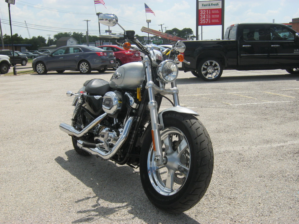 2012 Harley-Davidson XL1200C -