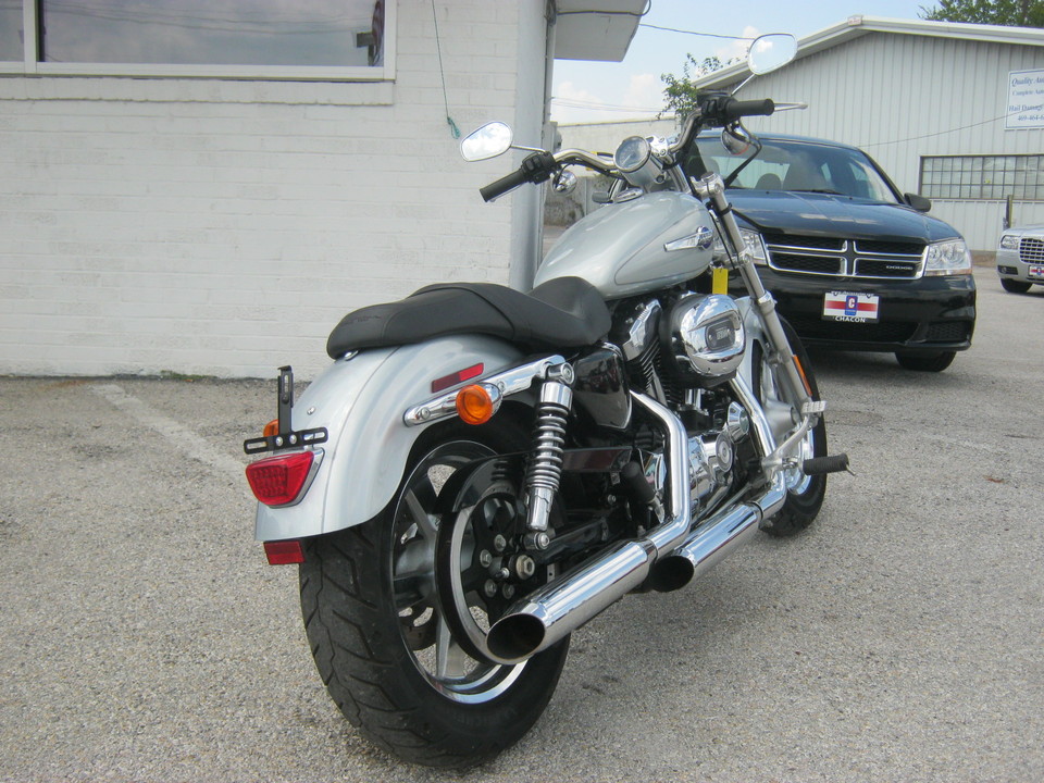 2012 Harley-Davidson XL1200C -