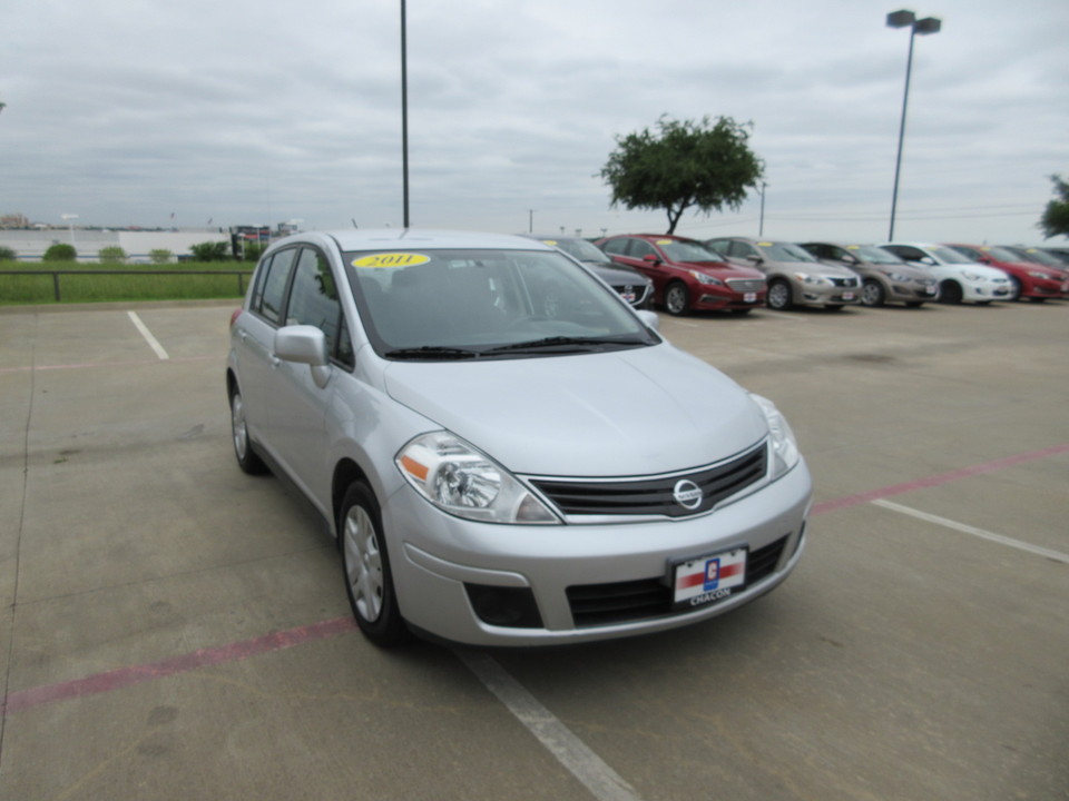 2011 Nissan Versa 1.8 S Hatchback