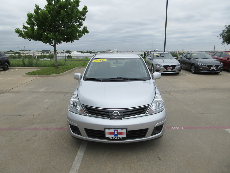 2011 Nissan Versa 1.8 S Hatchback