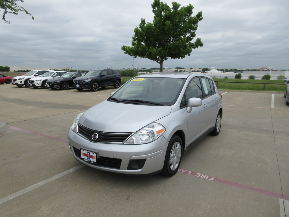 2011 Nissan Versa 1.8 S Hatchback