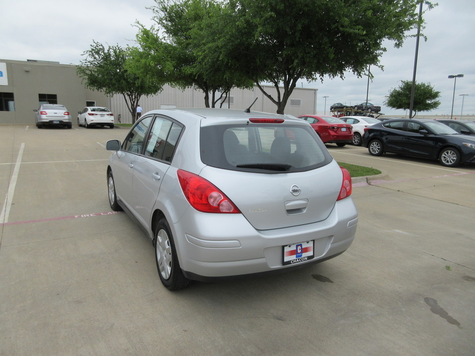 2011 Nissan Versa 1.8 S Hatchback