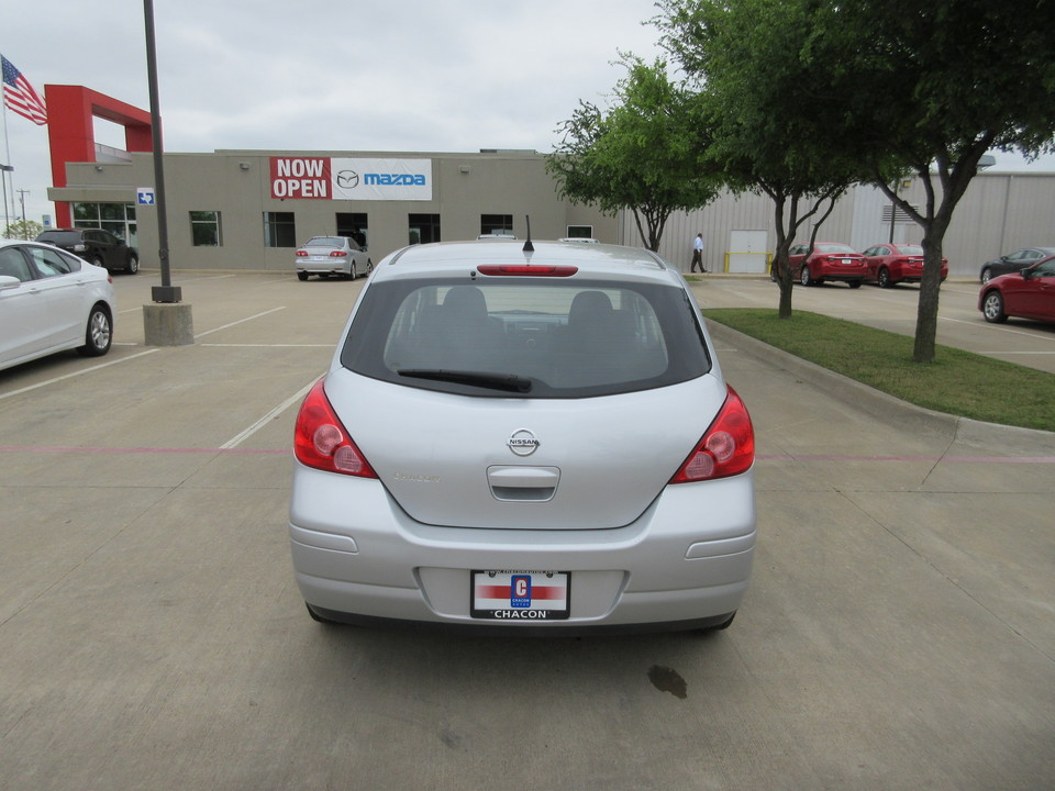 2011 Nissan Versa 1.8 S Hatchback