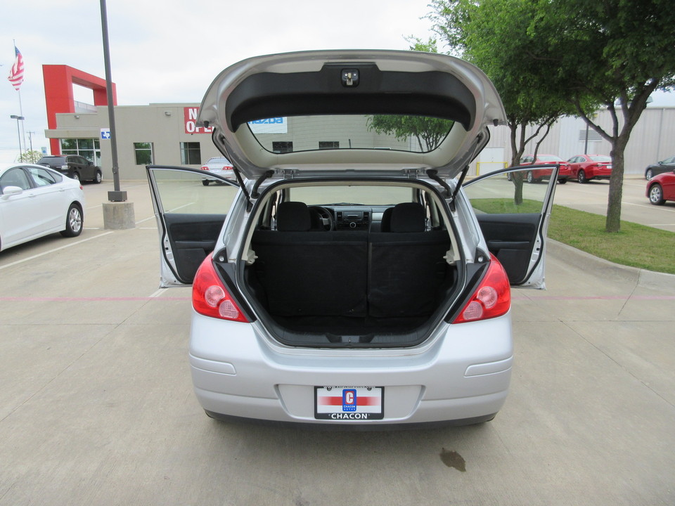 2011 Nissan Versa 1.8 S Hatchback