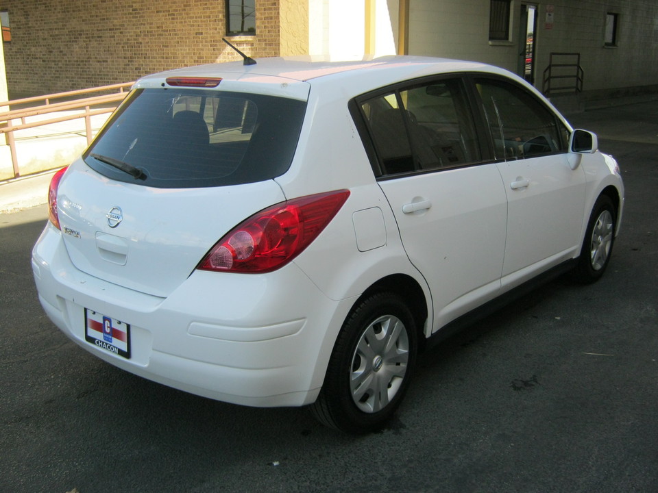 2011 Nissan Versa 1.8 S Hatchback