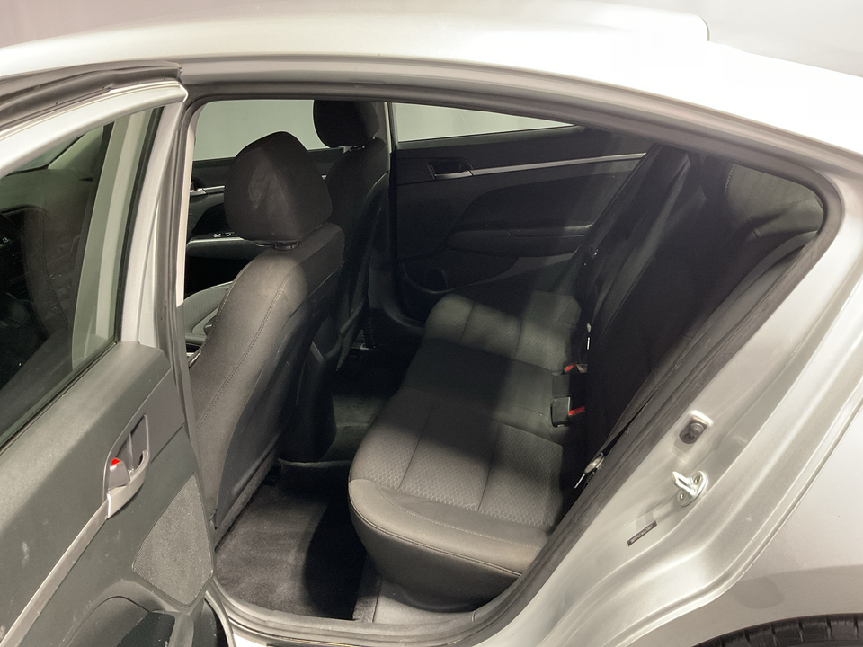 2019 Hyundai Elantra SE 6AT
