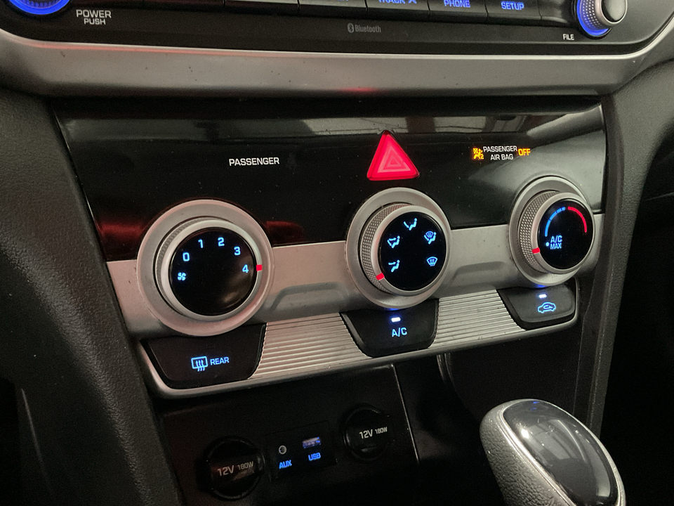 2019 Hyundai Elantra SE 6AT