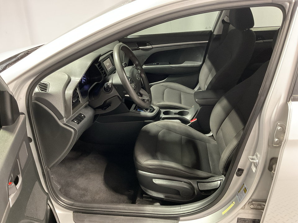 2019 Hyundai Elantra SE 6AT