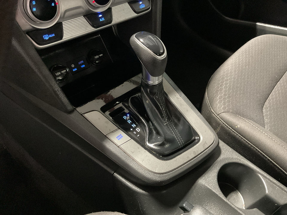2019 Hyundai Elantra SE 6AT