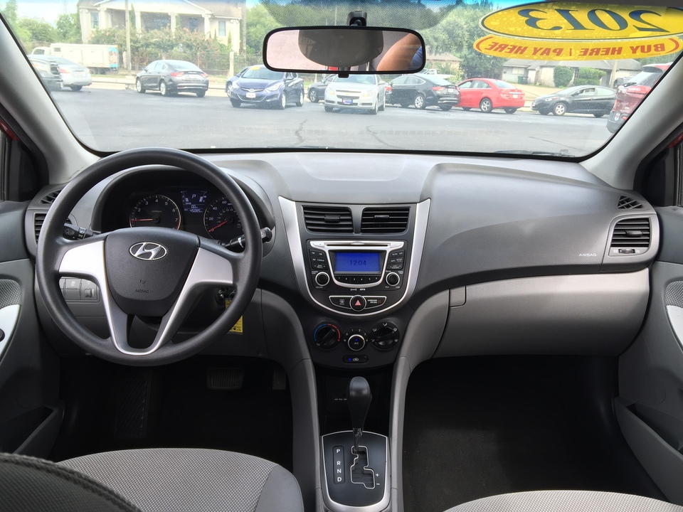 2013 Hyundai Accent GLS 4-Door