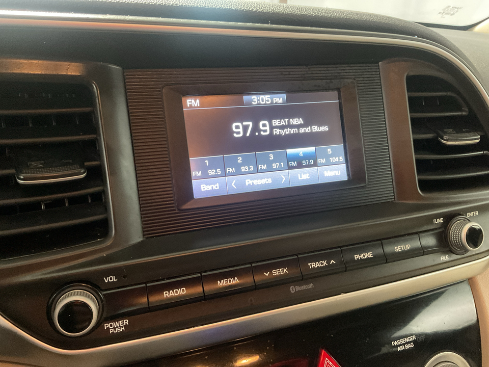 2019 Hyundai Elantra SE 6AT