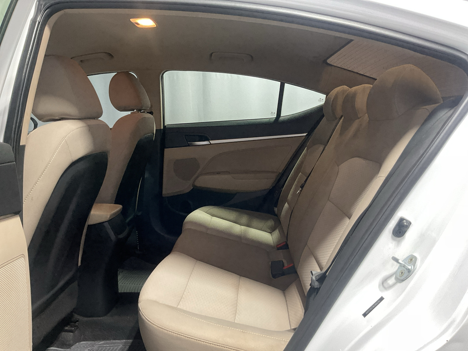 2019 Hyundai Elantra SE 6AT