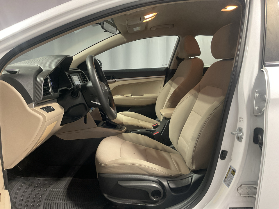 2019 Hyundai Elantra SE 6AT