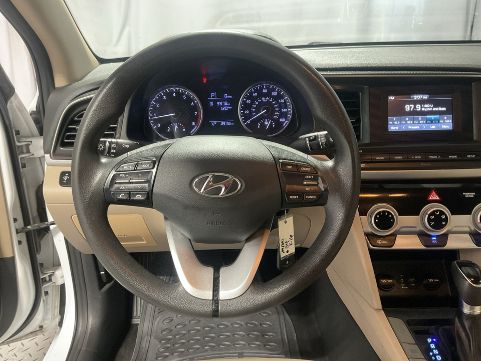 2019 Hyundai Elantra SE 6AT