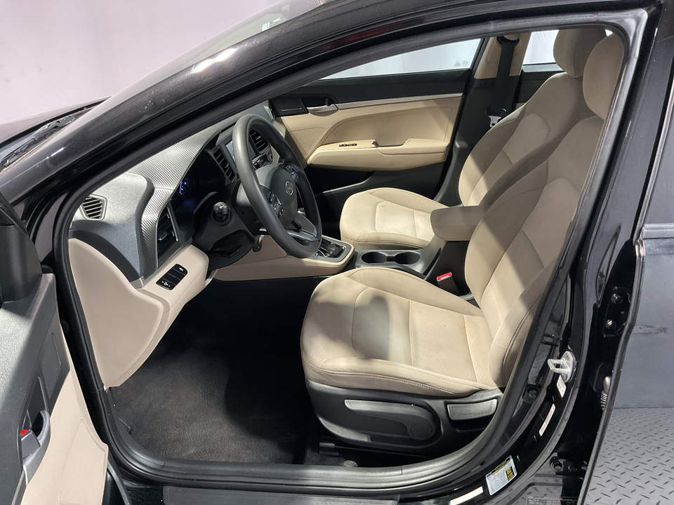 2019 Hyundai Elantra SE 6AT