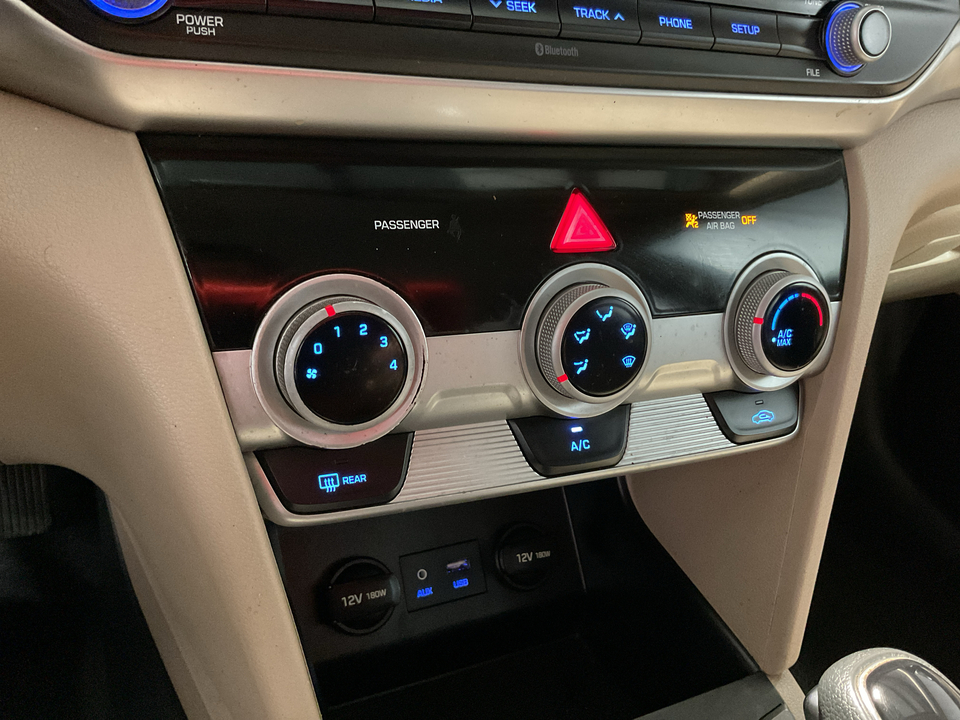 2019 Hyundai Elantra SE 6AT