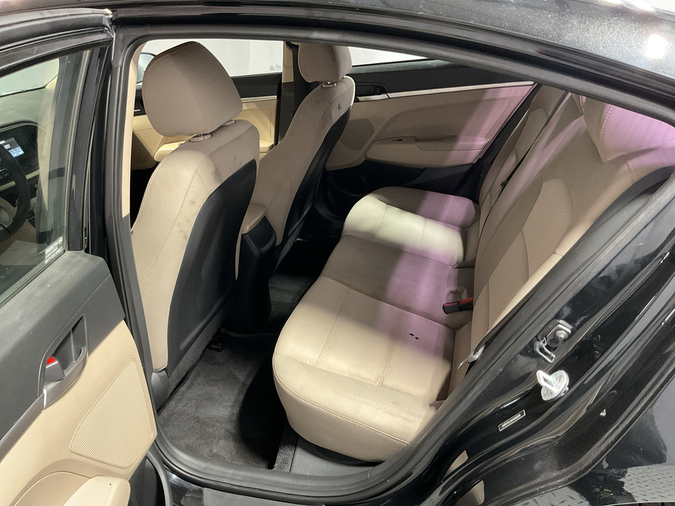 2019 Hyundai Elantra SE 6AT