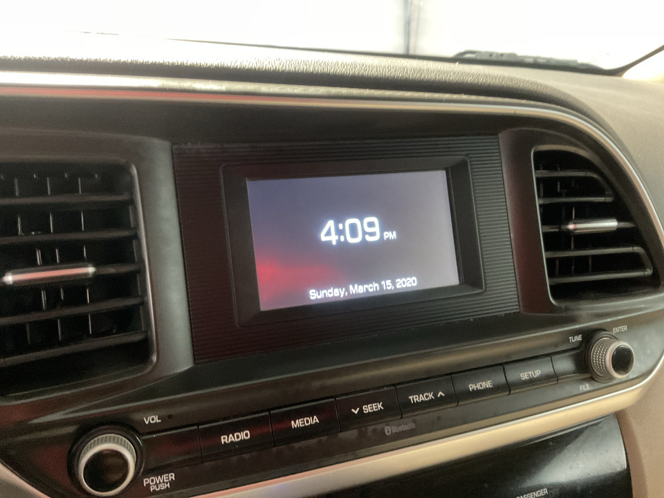 2019 Hyundai Elantra SE 6AT
