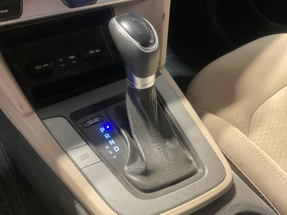 2019 Hyundai Elantra SE 6AT