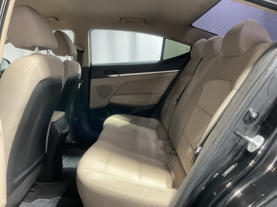 2019 Hyundai Elantra SE 6AT