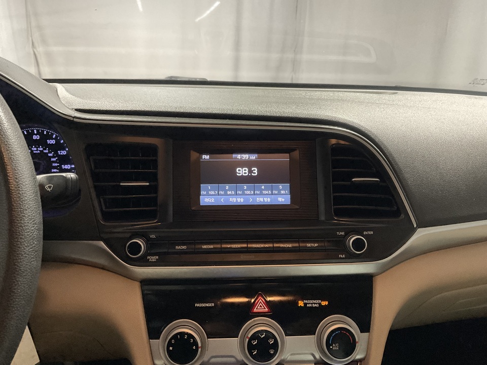 2019 Hyundai Elantra SE 6AT