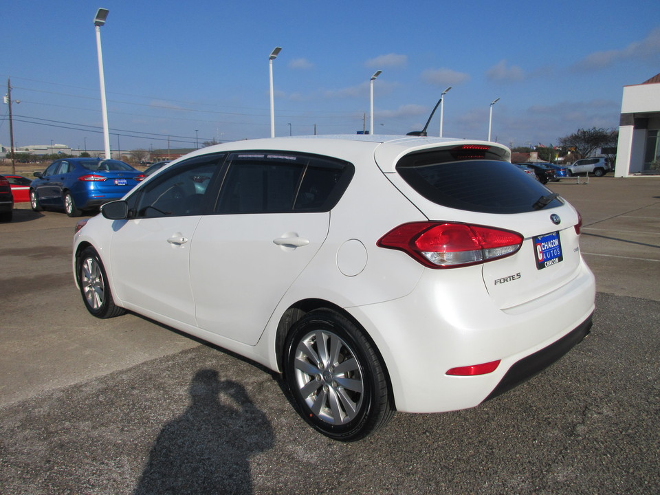 2016 Kia Forte 5-Door EX