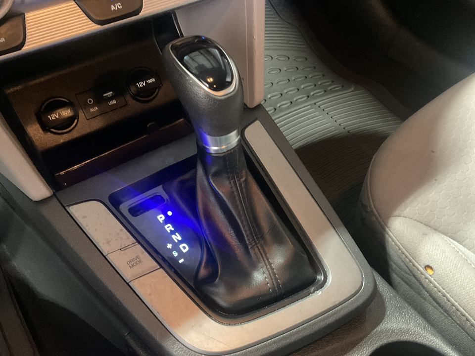 2019 Hyundai Elantra SE 6AT