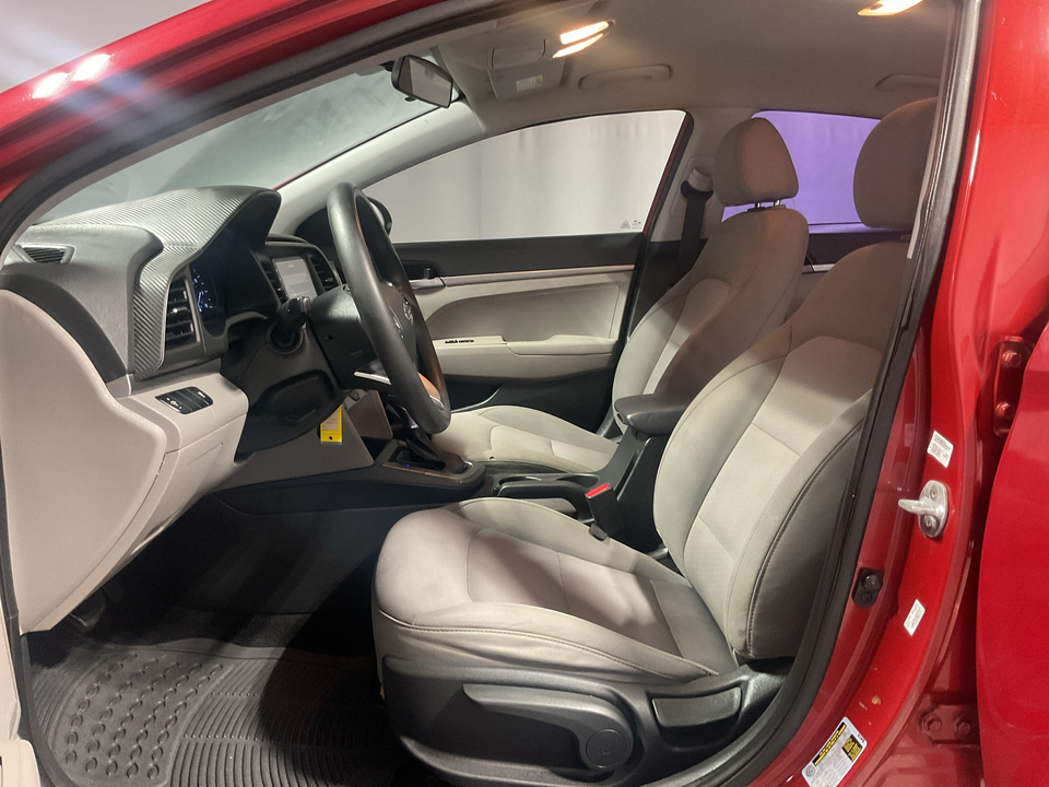 2019 Hyundai Elantra SE 6AT