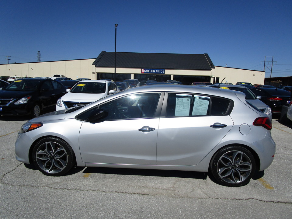 2016 Kia Forte 5-Door SX 6A