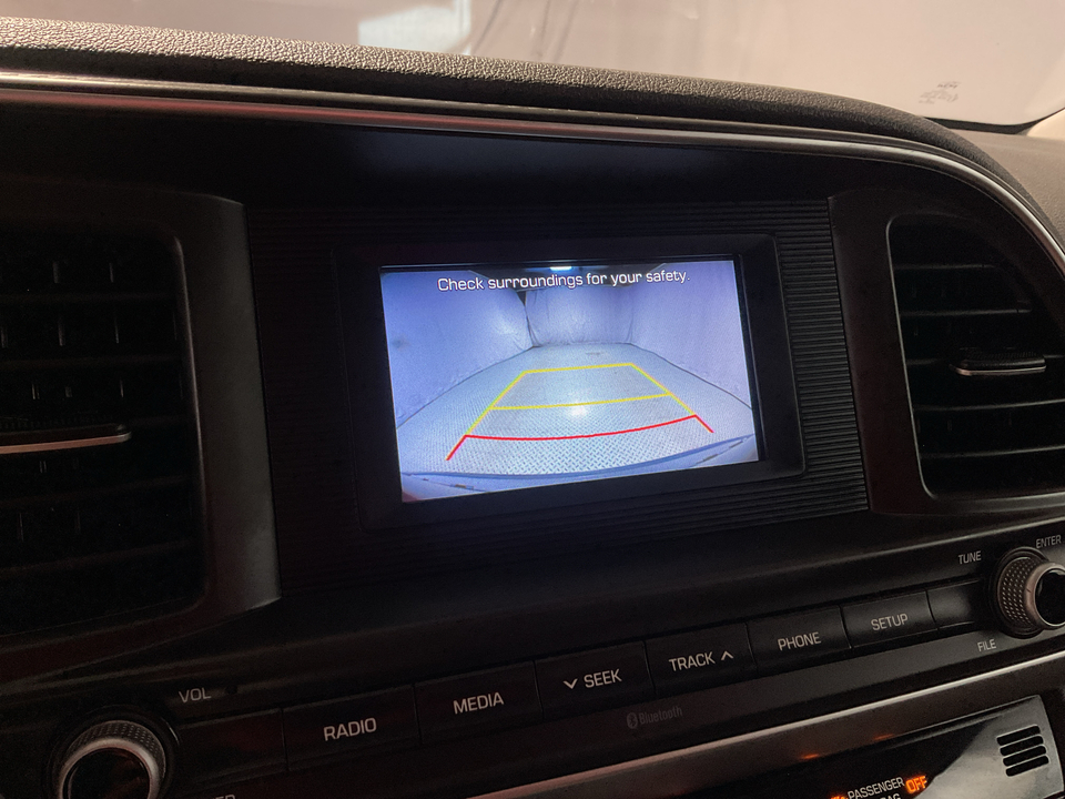2020 Hyundai Elantra SE 6AT