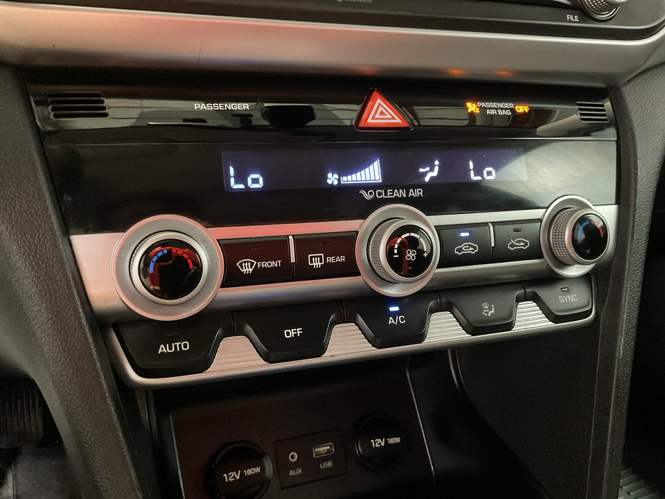 2020 Hyundai Elantra SE 6AT