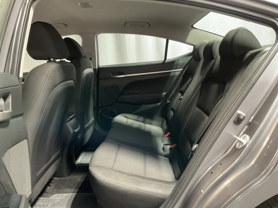 2020 Hyundai Elantra SE 6AT