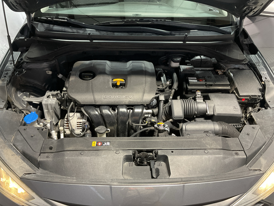 2020 Hyundai Elantra SE 6AT