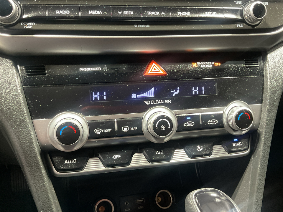 2020 Hyundai Elantra SE 6AT