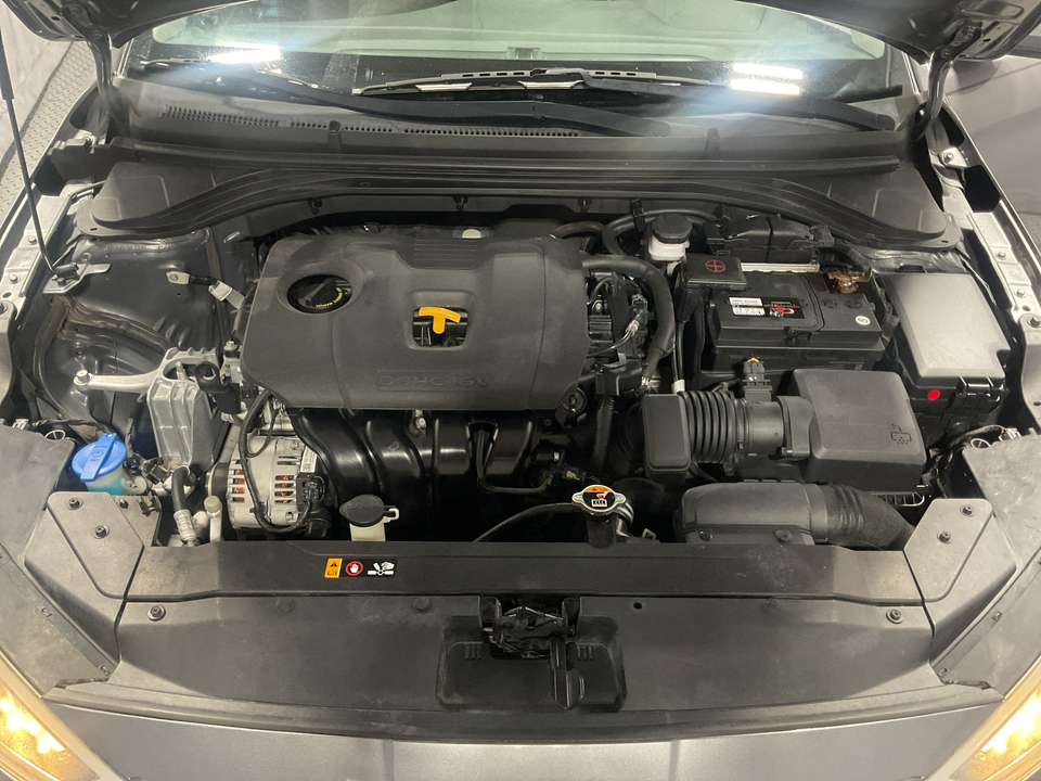 2020 Hyundai Elantra SE 6AT