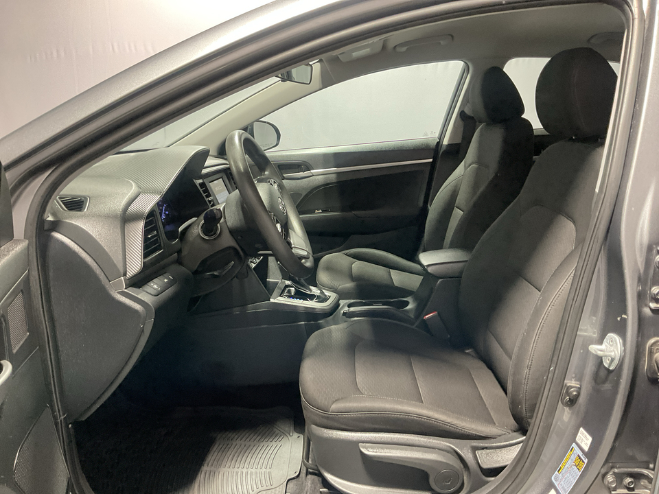 2020 Hyundai Elantra SE 6AT