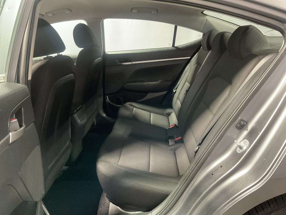 2020 Hyundai Elantra SE 6AT