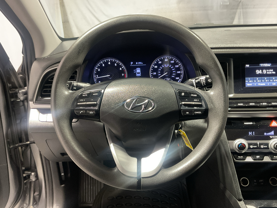 2020 Hyundai Elantra SE 6AT