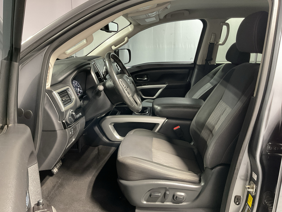 2021 Nissan Titan SV Crew Cab 2WD