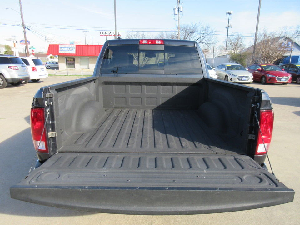 2017 Ram 1500 SLT Crew Cab SWB 2WD