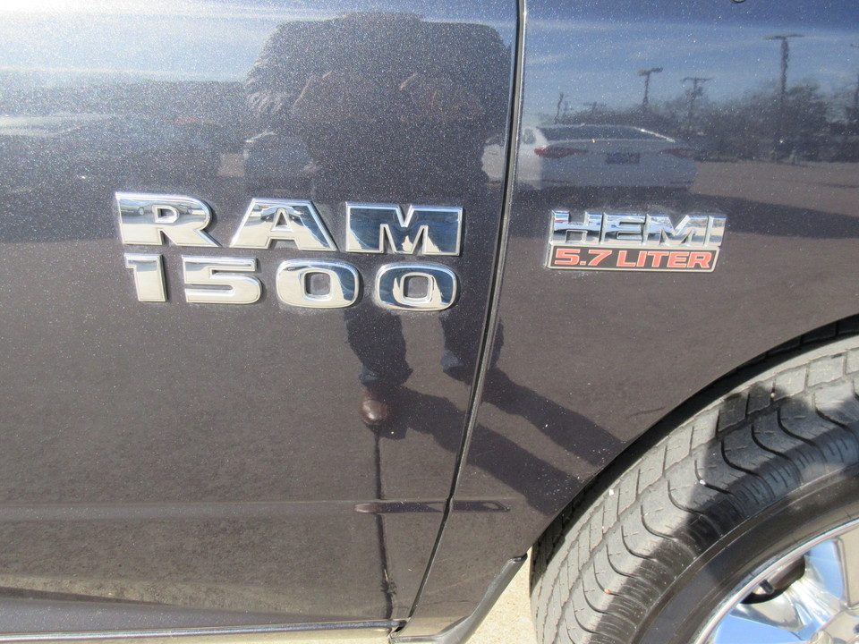 2017 Ram 1500 SLT Crew Cab SWB 2WD