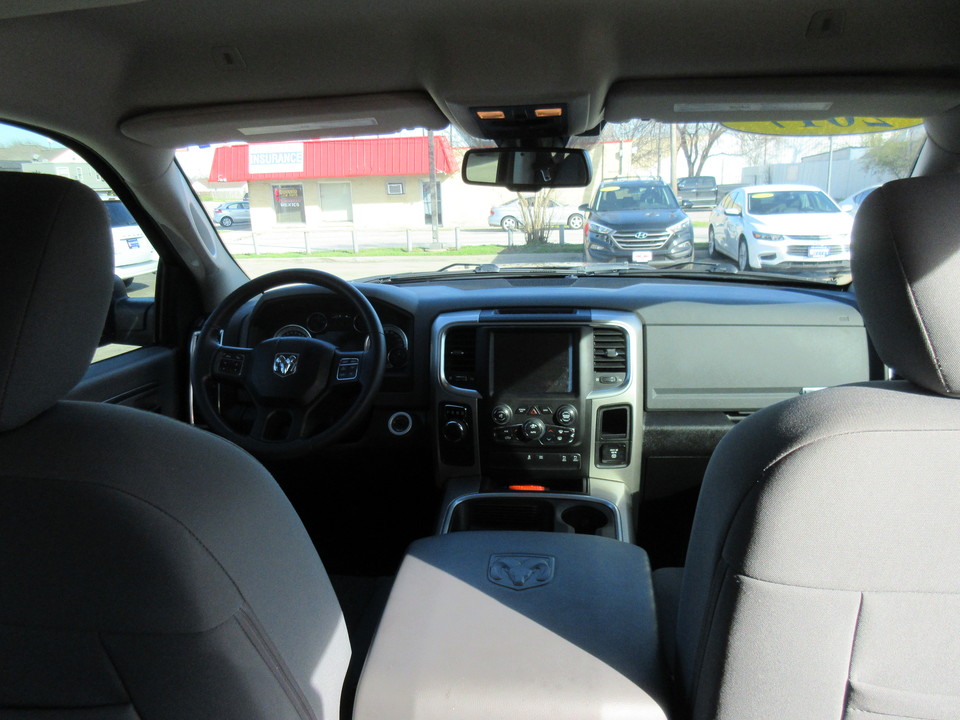 2017 Ram 1500 SLT Crew Cab SWB 2WD