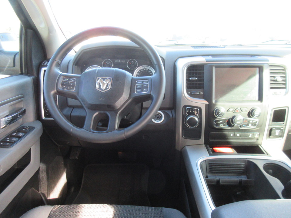 2017 Ram 1500 SLT Crew Cab SWB 2WD