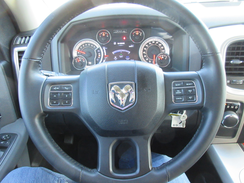2017 Ram 1500 SLT Crew Cab SWB 2WD