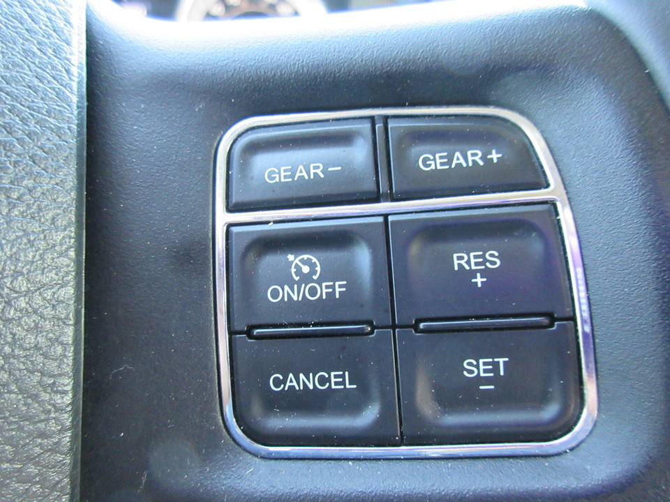 2017 Ram 1500 SLT Crew Cab SWB 2WD