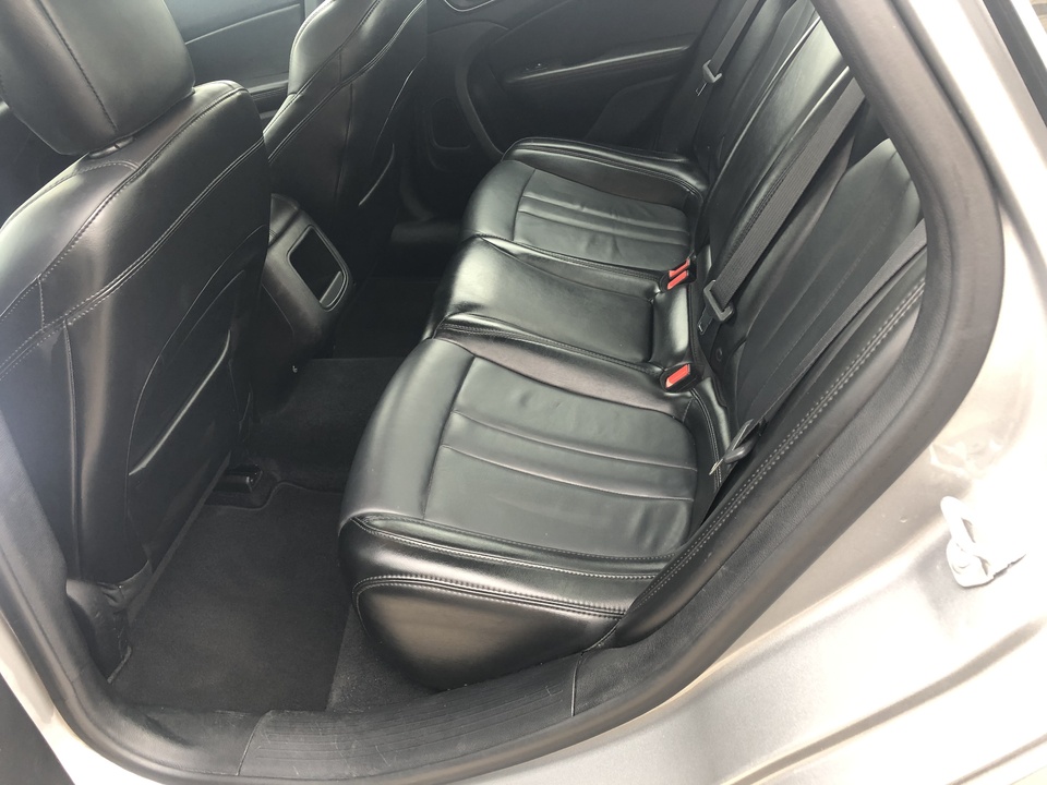 2017 Chrysler 200 Limited Platinum