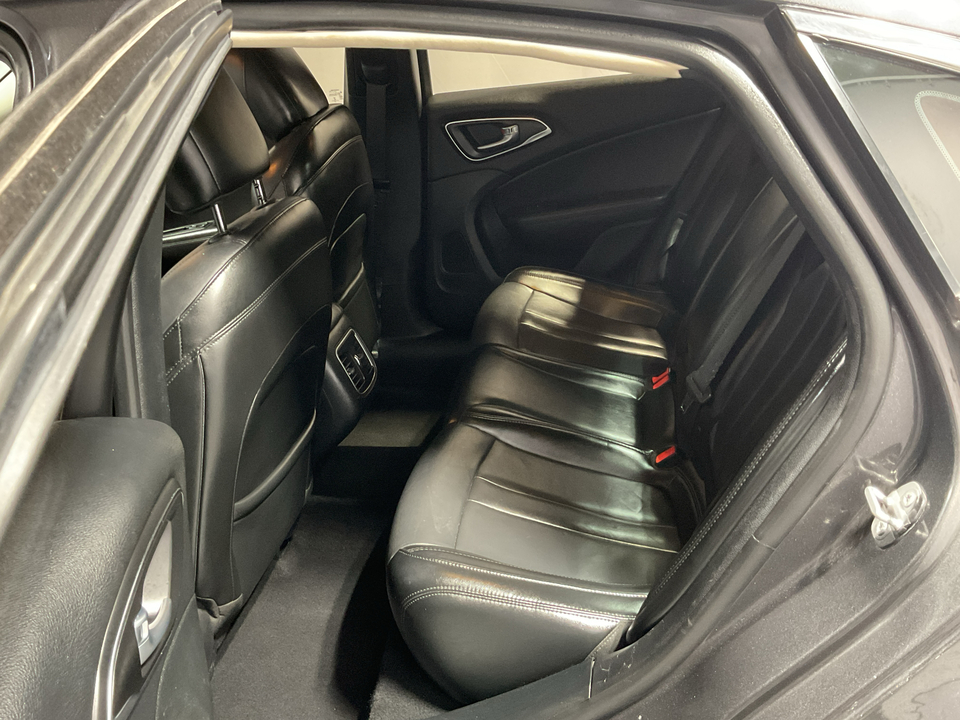 2017 Chrysler 200 Limited